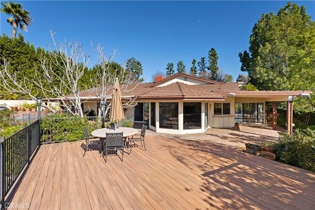 Building Photo - 3713 Dellvale Pl