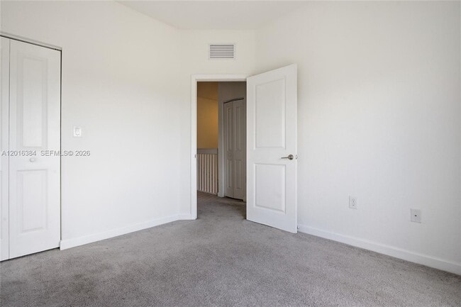 Building Photo - 20714 NE 5th Ct
