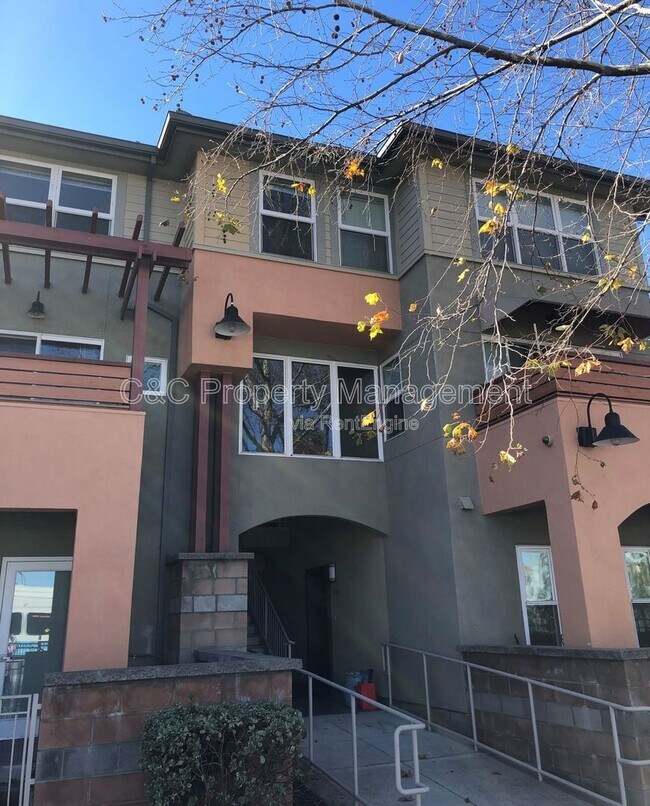 Primary Photo - 1421 N First St