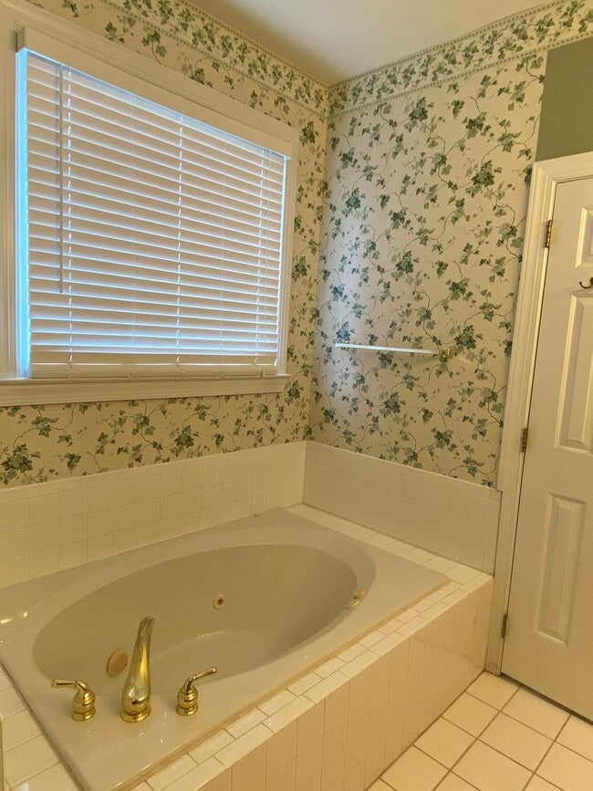 Building Photo - Orchard Farms, 4 Bedroom 2.5 Bath