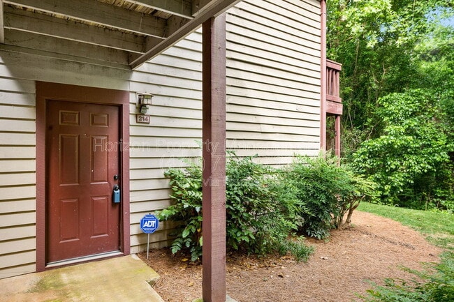 Building Photo - 214 St Andrews Ct