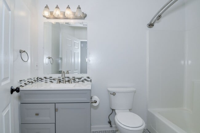 Building Photo - Brick Ranch in Evans