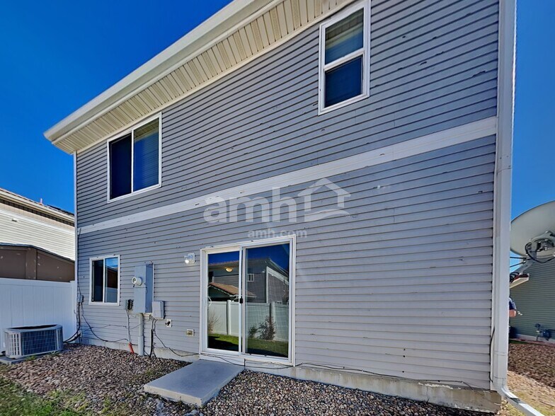 Building Photo - 5567 N Gibraltar St