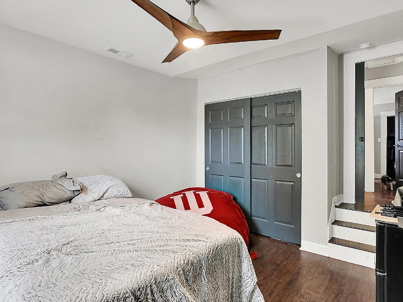 Building Photo - 1641 Iowa St