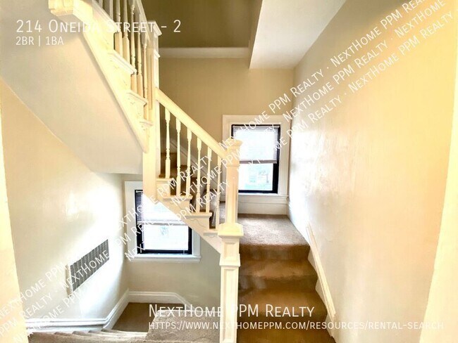 Building Photo - 214 Oneida St