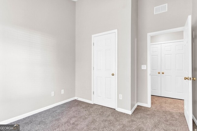 Building Photo - 5313 Paramount View Way NE