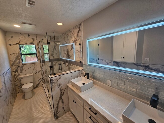 Building Photo - 15 Delmar St