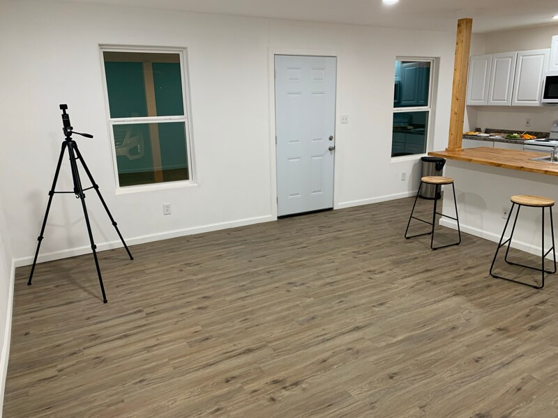 Building Photo - 823 Harrison Ave