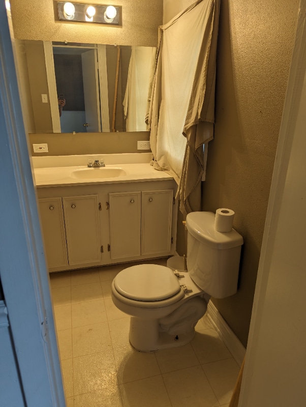 Building Photo - 118 N Attaway St