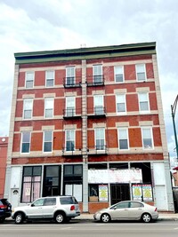 Building Photo - 2622 W Cermak Rd