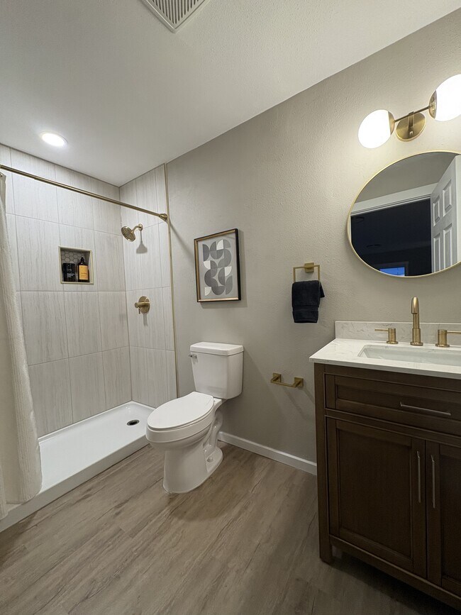 Building Photo - 8408 Dalton Dr SW
