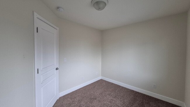 Building Photo - 3 Bedroom 2.5 Bath Town-Home in Gresham ne...