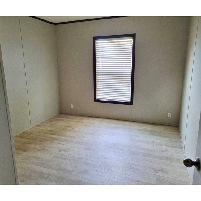 Building Photo - 300 W Albert St