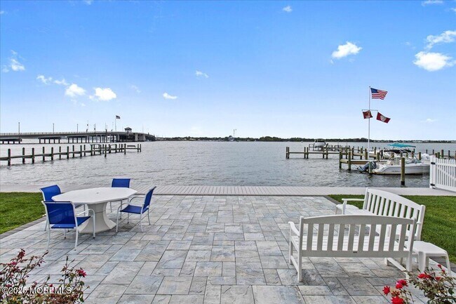 Building Photo - 1118 Barnegat Ln