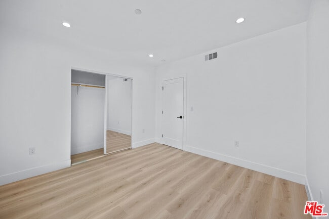 Building Photo - 3207 W 18th St