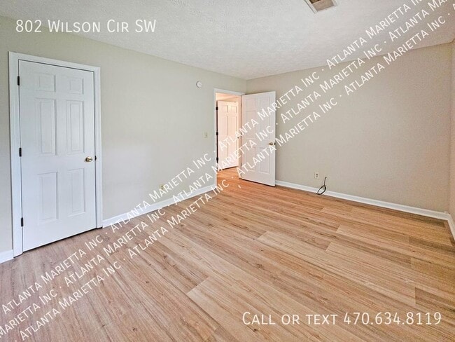 Building Photo - 802 Wilson Cir SW