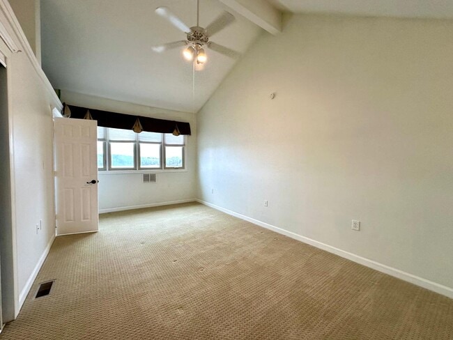 Building Photo - 14051 Queens Harbor Rd