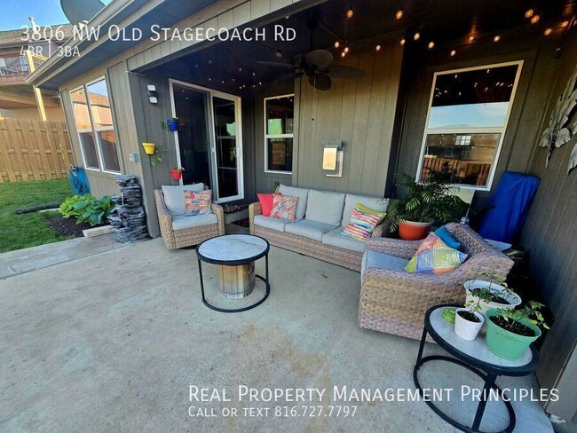 Building Photo - 3806 NW Old Stagecoach Rd