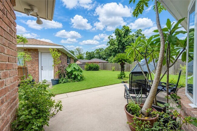 Building Photo - 16019 Fathom Ln