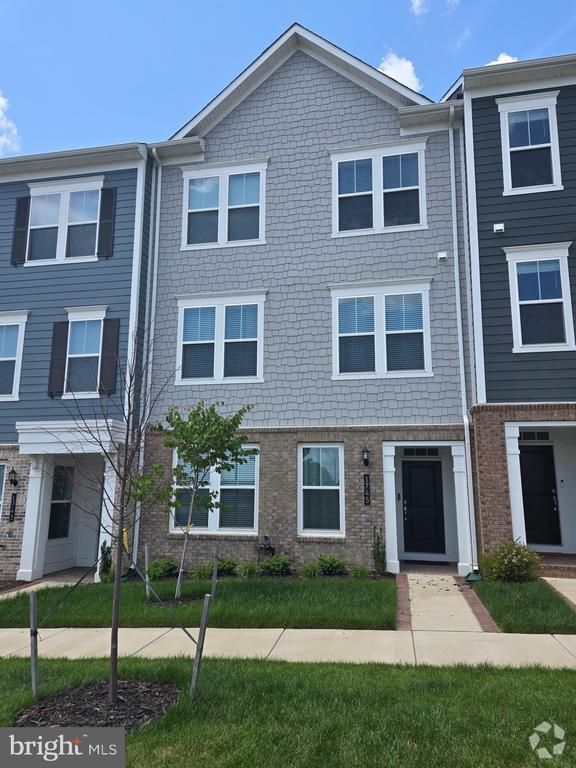 Building Photo - 1745 Riverbluff Ave