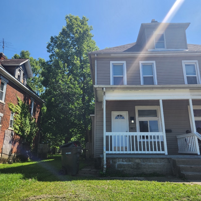 Building Photo - 1455 E Mound St