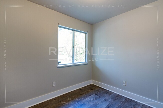 Building Photo - 1746 Cody Rd N