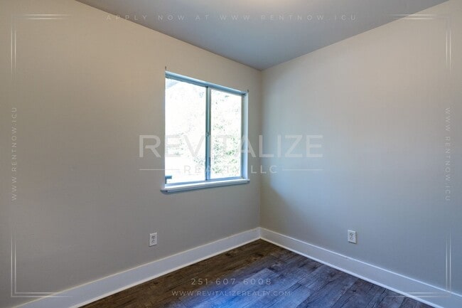 Building Photo - 3 Bedroom/2 Bathroom House in Mobile!!