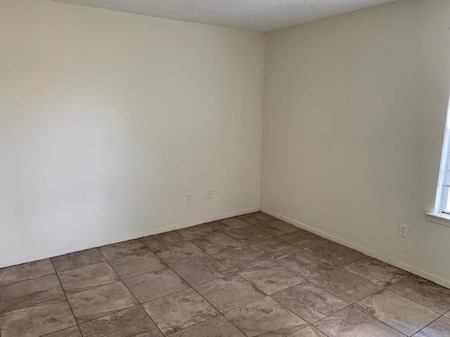 Building Photo - 109 Shannon Unit B Cir