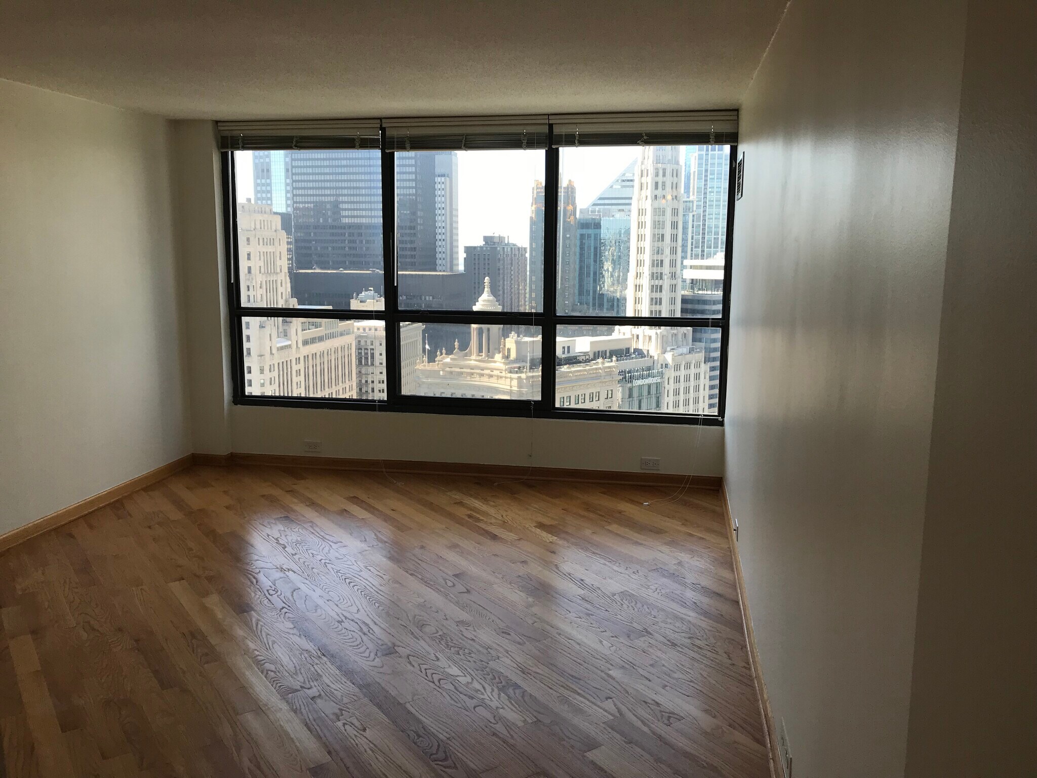 Building Photo - 405 N Wabash Ave