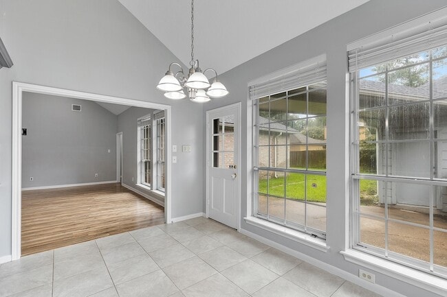 Building Photo - 5622 Woodland Creek Dr