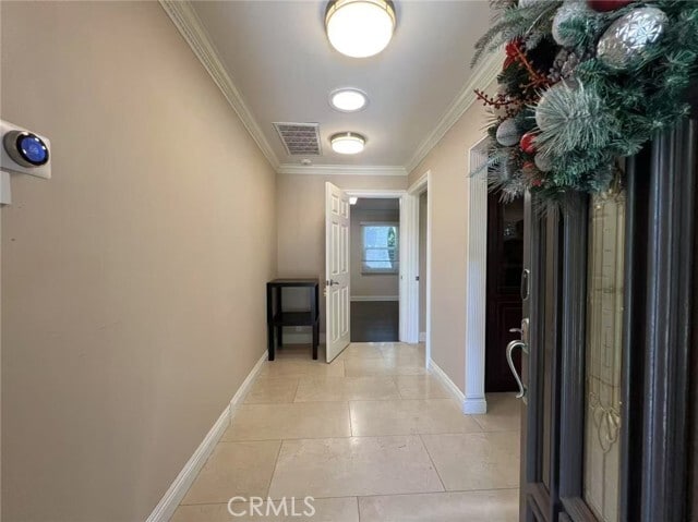 Building Photo - 445 N Live Oak Ave