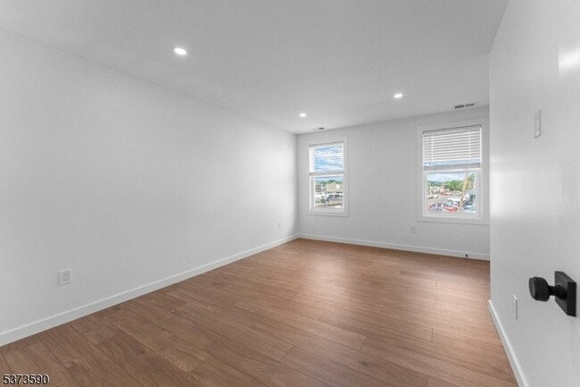 Building Photo - 65 Anderson St