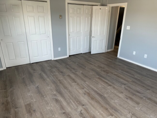 Building Photo - 618 Gibbons St