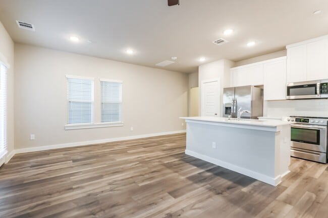 Building Photo - 381 N Centro Cir