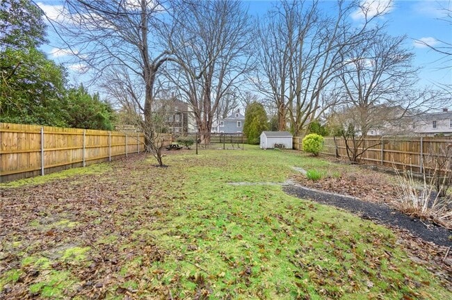 Building Photo - 686 Hope St