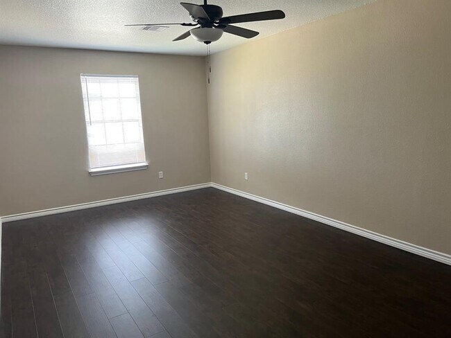 Building Photo - 8003 Catalpa St