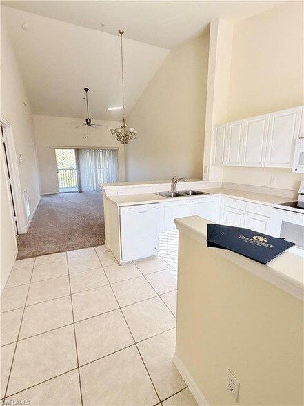 Building Photo - 9175 Celeste Dr