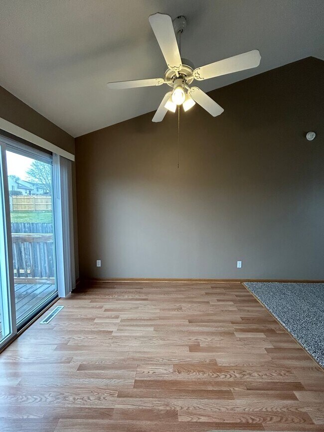 Building Photo - Spacious Millard Living with a Backyard You’ll Love
