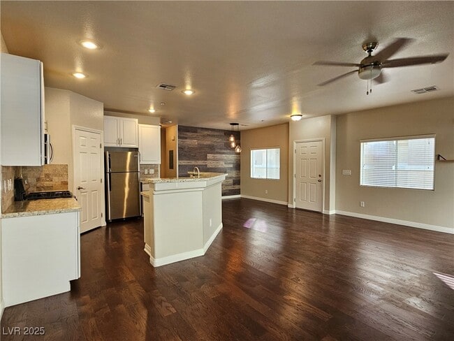 Building Photo - 5545 Dueces Wild Ct