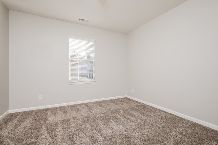 Building Photo - 650 Ashbrittle Dr