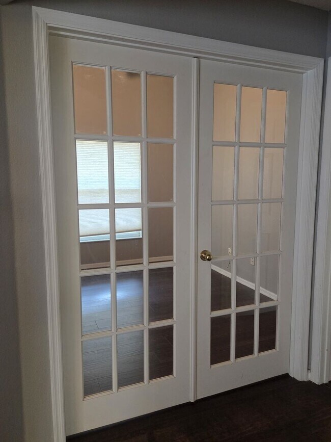 Building Photo - Move in Ready 3/2 in Sunset Village