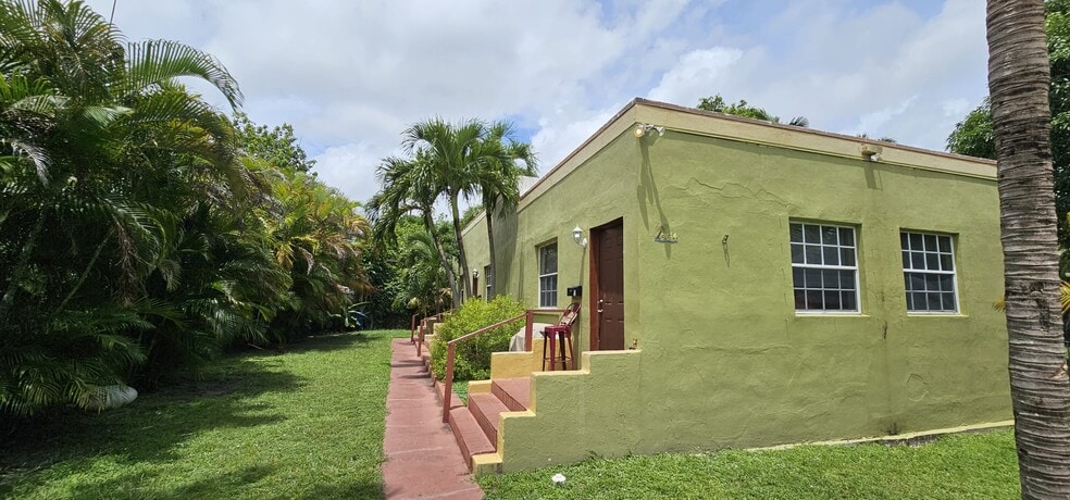 Building Photo - 9614 NW 5th Ave