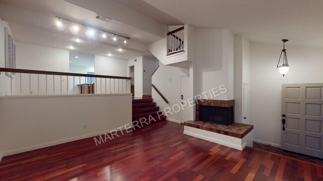 Building Photo - Beautiful 2-Bedroom, 2.5-Bathroom Townhome...
