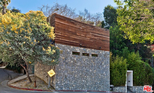 Building Photo - 1730 Mt Olympus Dr