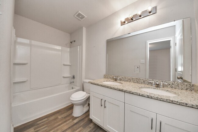 Building Photo - 164 Goldenrod