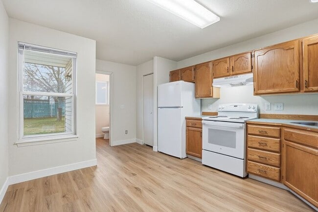 Building Photo - 3446 W Lilac Ct