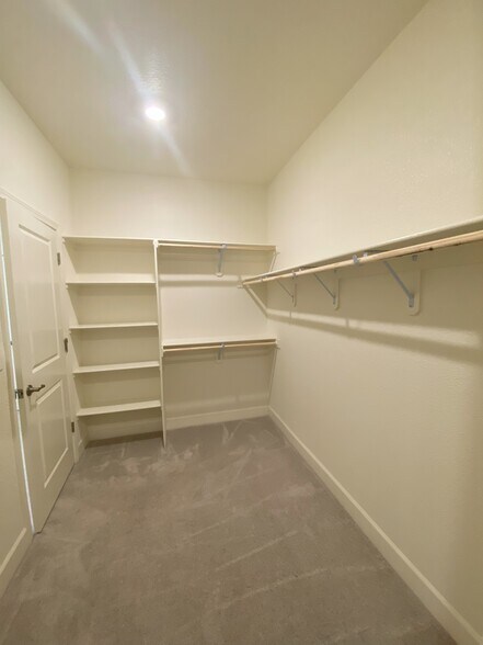 Master walk-in closet - 6338 Red Stable Rd