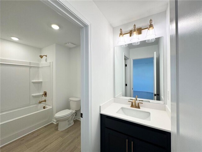 Building Photo - 51 Gresham Ct