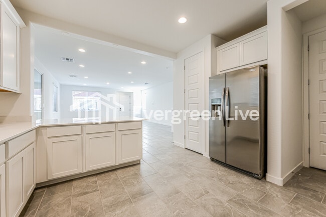 Building Photo - 9834 W Verde Ln