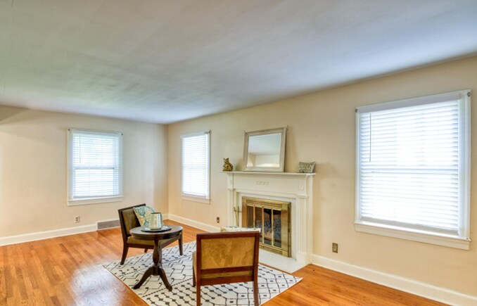 Building Photo - 2418 Manchester Rd